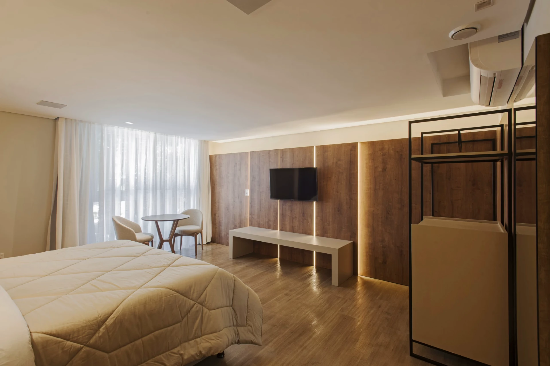 Suíte Luxo com Banheira de Hidromassagem